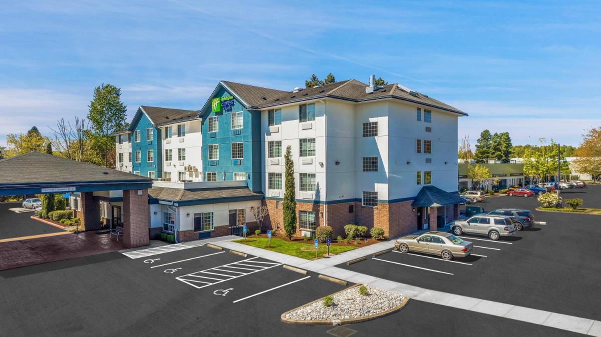 Holiday Inn Express Hotel & Suites Portland - Jantzen Beach an IHG Hotel - image 2
