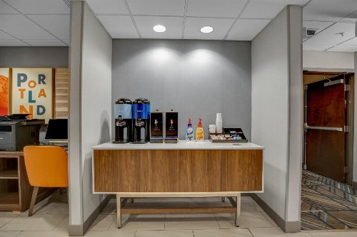 Holiday Inn Express Hotel & Suites Portland - Jantzen Beach an IHG Hotel - image 50