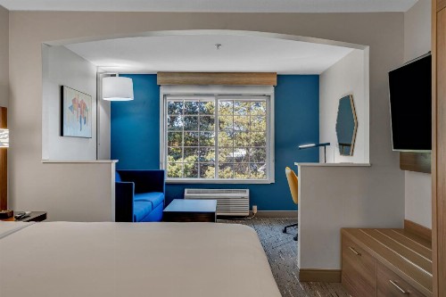 Holiday Inn Express Hotel & Suites Portland - Jantzen Beach an IHG Hotel - image 7