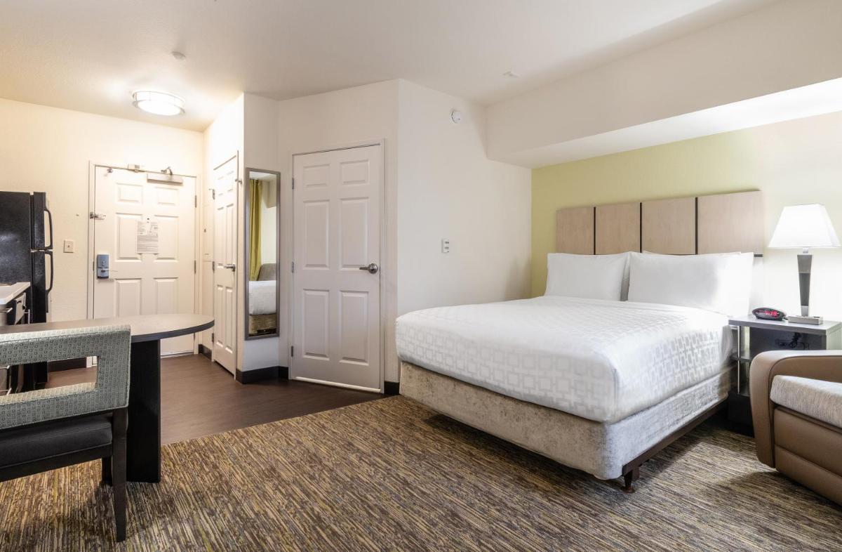 Candlewood Suites Portland Airport an IHG Hotel - image 3