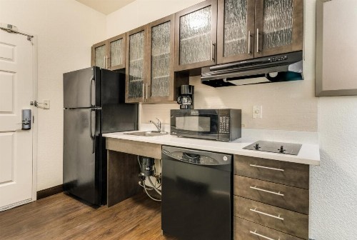 Candlewood Suites Portland Airport an IHG Hotel - image 30