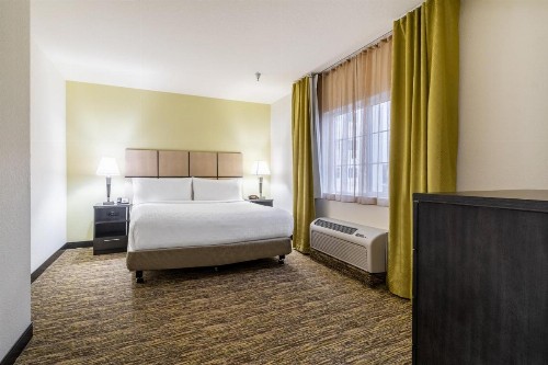 Candlewood Suites Portland Airport an IHG Hotel - image 35