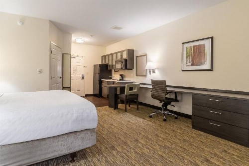 Candlewood Suites Portland Airport an IHG Hotel - image 37