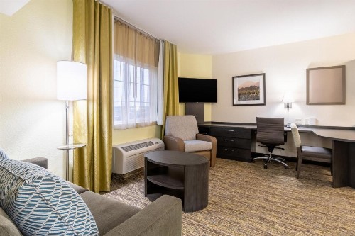 Candlewood Suites Portland Airport an IHG Hotel - image 39