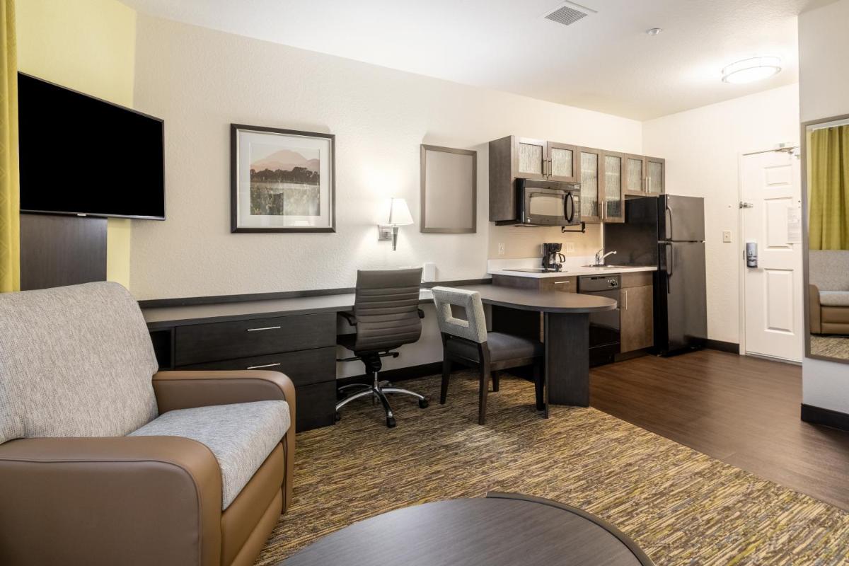 Candlewood Suites Portland Airport an IHG Hotel - image 6