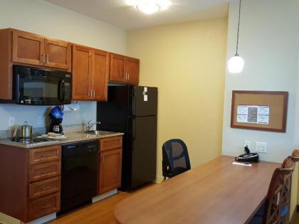 Candlewood Suites Portland Airport an IHG Hotel - image 3