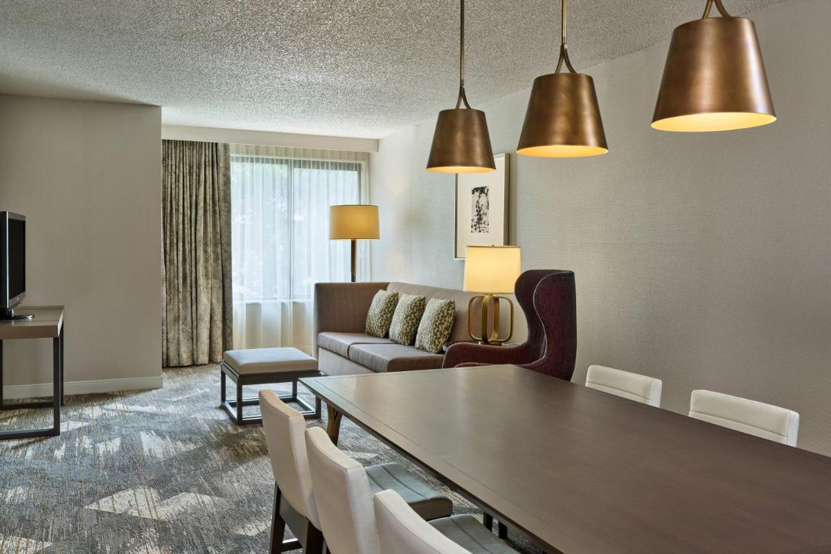 Sheraton Portland Airport Hotel - image 2