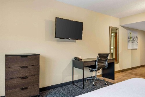 Best Western Inn at the Meadows - image 14