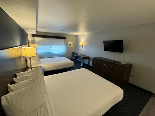 Best Western Inn at the Meadows - image 25