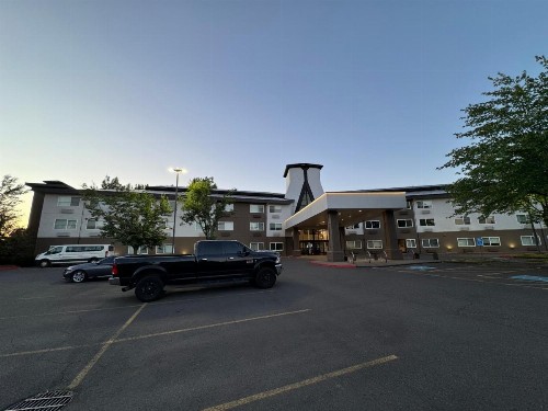 Best Western Inn at the Meadows - image 9