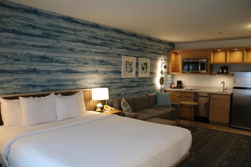 Clarion Hotel Portland International Airport - image 12