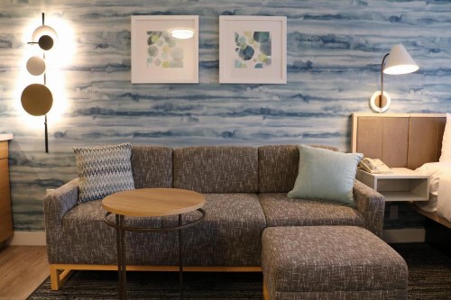 Clarion Hotel Portland International Airport - image 16