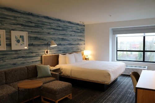 Clarion Hotel Portland International Airport - image 17