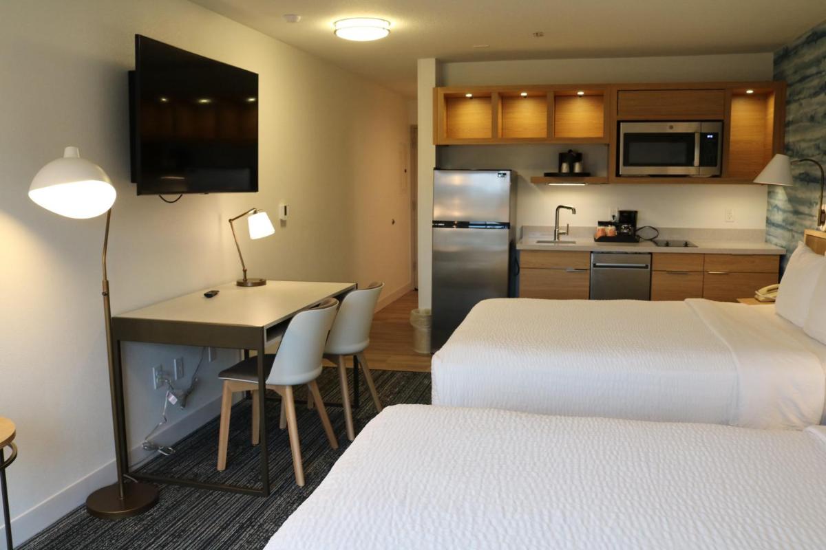 Clarion Hotel Portland International Airport - image 6