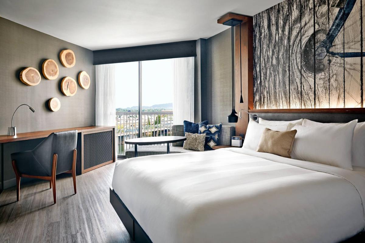 Portland Marriott Downtown Waterfront - image 2