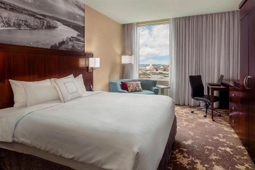 Courtyard Marriott Portland City Center - image 12