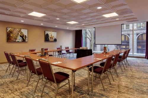 Courtyard Marriott Portland City Center - image 15