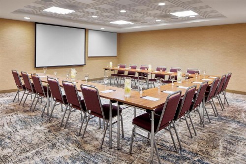 Courtyard Marriott Portland City Center - image 24