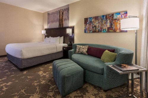 Courtyard Marriott Portland City Center - image 26