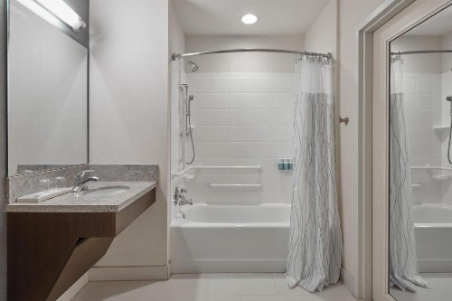 Courtyard Marriott Portland City Center - image 34