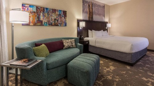 Courtyard Marriott Portland City Center - image 9