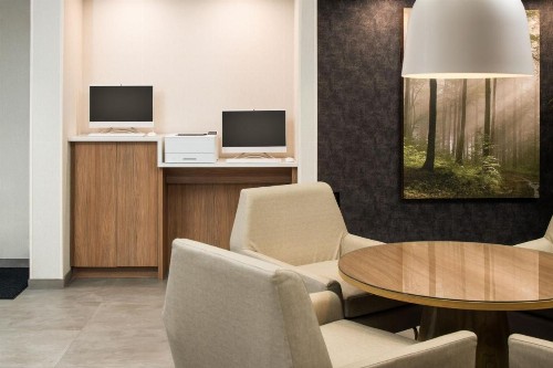 Fairfield Inn & Suites by Marriott Portland Airport - image 10