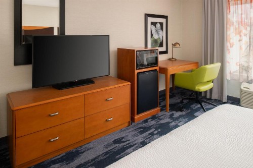 Fairfield Inn & Suites by Marriott Portland Airport - image 11