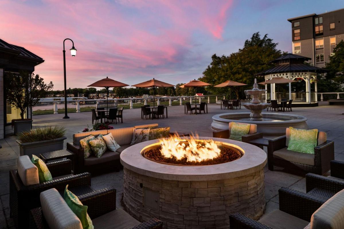 Courtyard by Marriott Portland North - main image