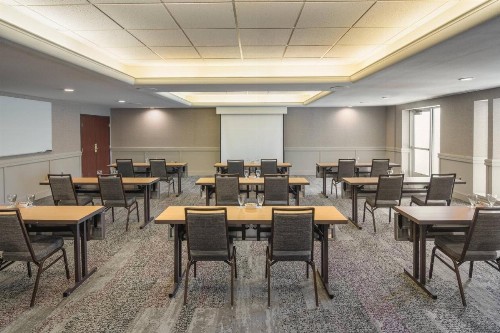 Courtyard by Marriott Portland North - image 29