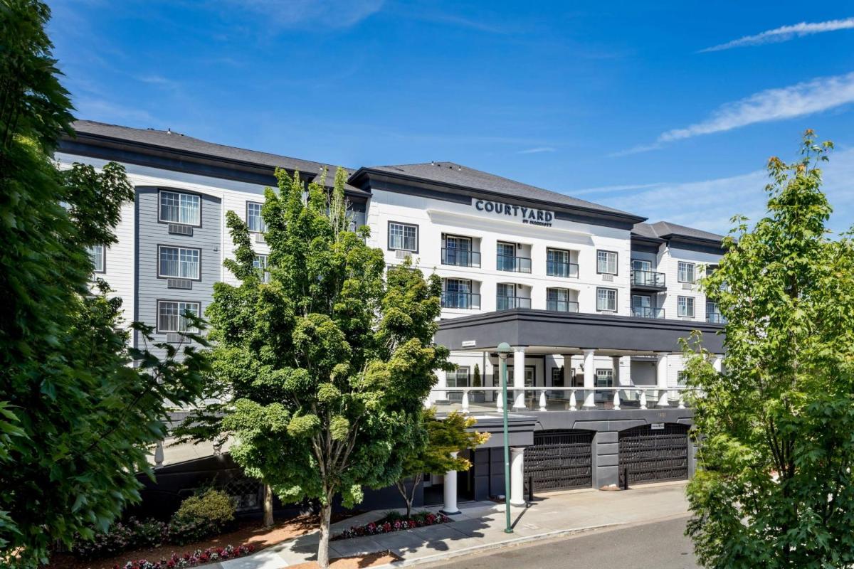 Courtyard by Marriott Portland North - image 3
