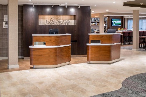 Courtyard by Marriott Portland North - image 5