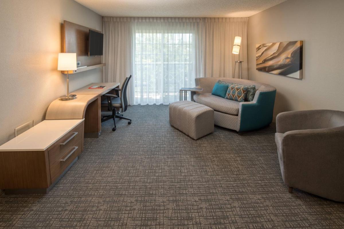 Courtyard by Marriott Portland North - image 7