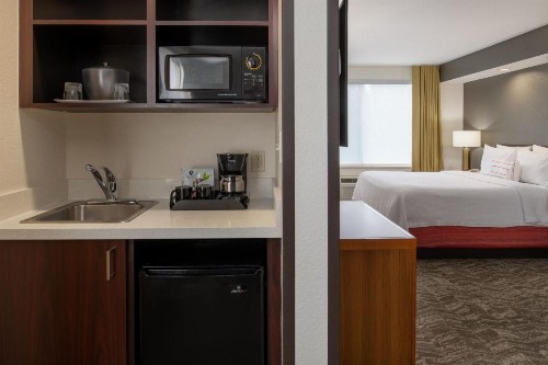 SpringHill Suites Portland Airport - image 9