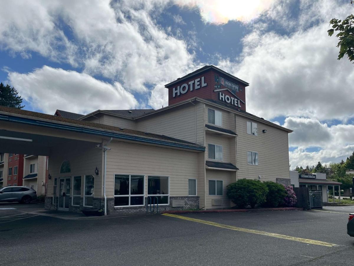Hospitality Inn - main image