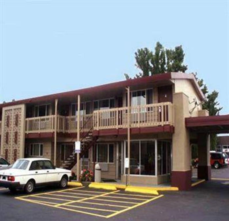 Banfield Motel - main image