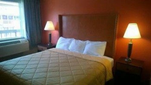 Banfield Motel - image 2
