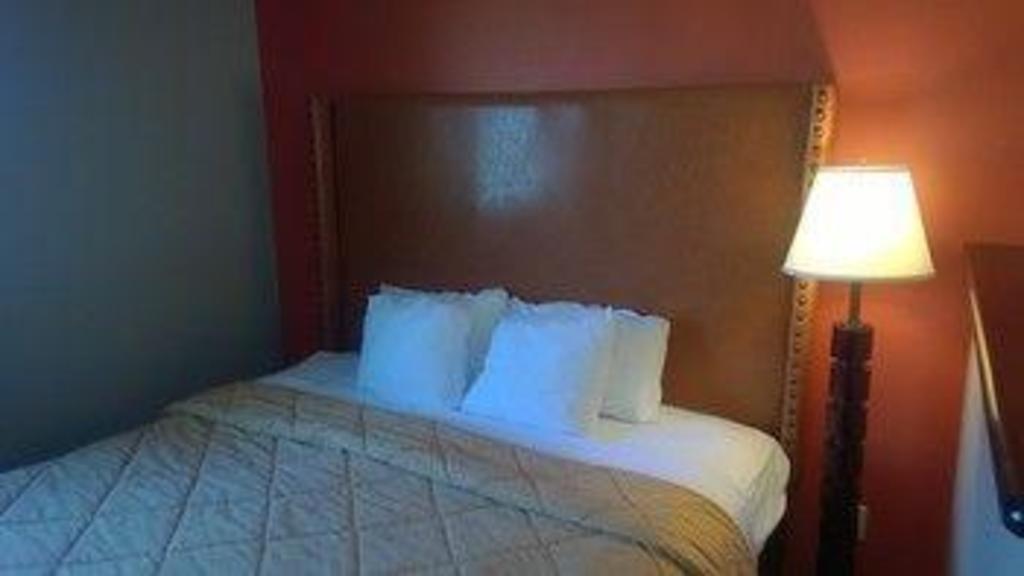 Banfield Motel - image 5