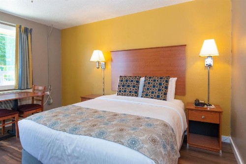 Nordic Inn and Suites - image 23