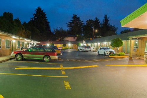 Nordic Inn and Suites - image 25