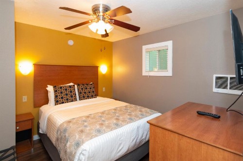 Nordic Inn and Suites - image 33