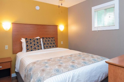 Nordic Inn and Suites - image 40