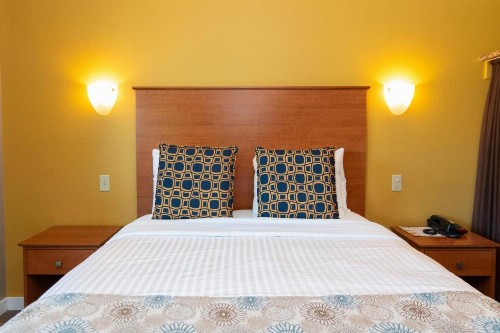 Nordic Inn and Suites - image 43