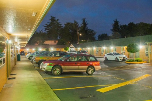 Nordic Inn and Suites - image 46