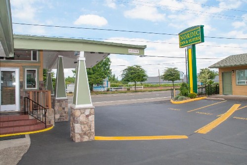 Nordic Inn and Suites - image 47