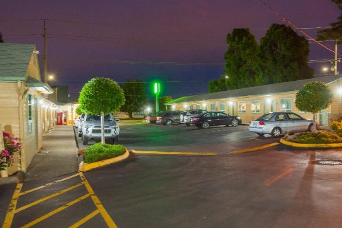 Nordic Inn and Suites - image 49
