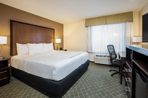 La Quinta by Wyndham Portland Airport - image 3