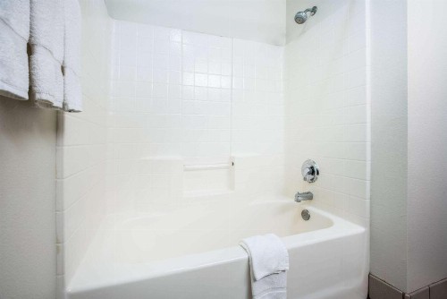 La Quinta by Wyndham Portland Airport - image 31