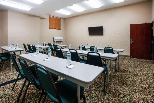 La Quinta by Wyndham Portland Airport - image 49