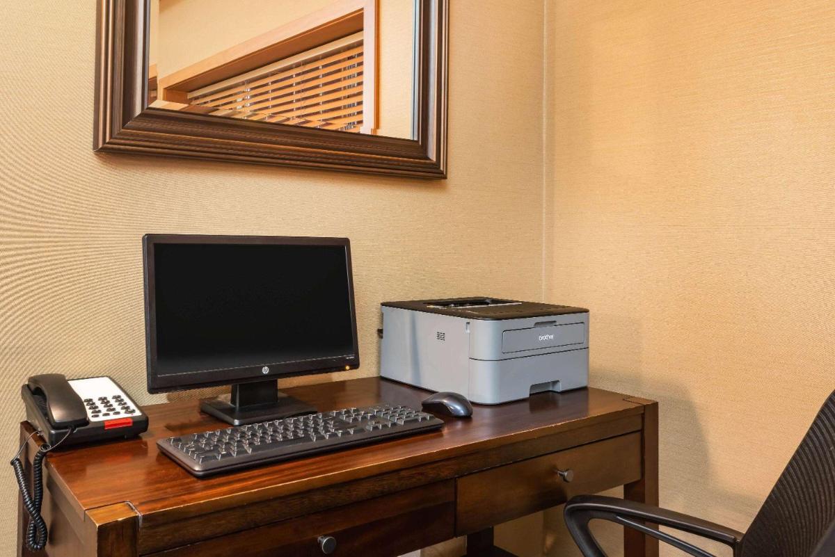 La Quinta by Wyndham Portland Airport - image 6