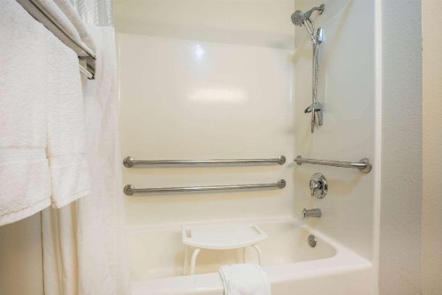 La Quinta by Wyndham Portland Airport - image 8